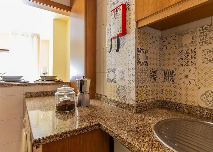 Apartment 5e In The Center Of